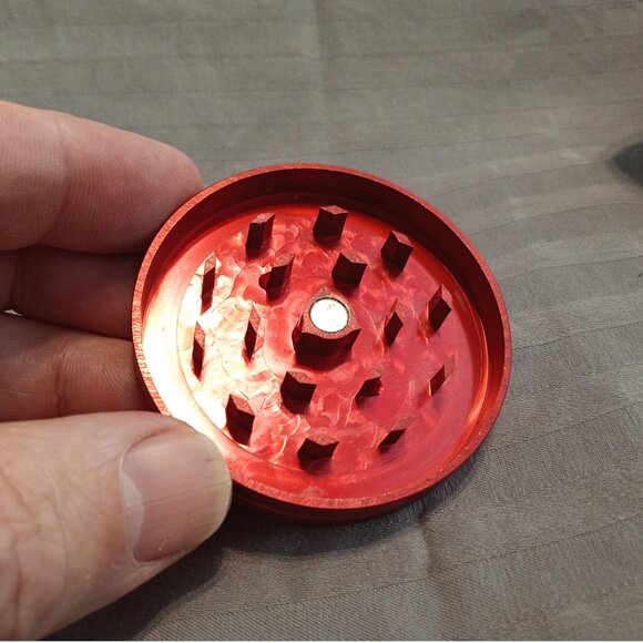 Diamond Grind 4 Piece Herb Grinder, Red 2" (50 mm) with GasPipe Store Logo - Picture 4 of 10